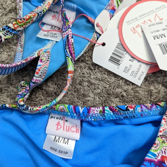 2 Piece Bathing Suit/ Bikini With Flounce Top Wire Bra - Picture 5 of 5